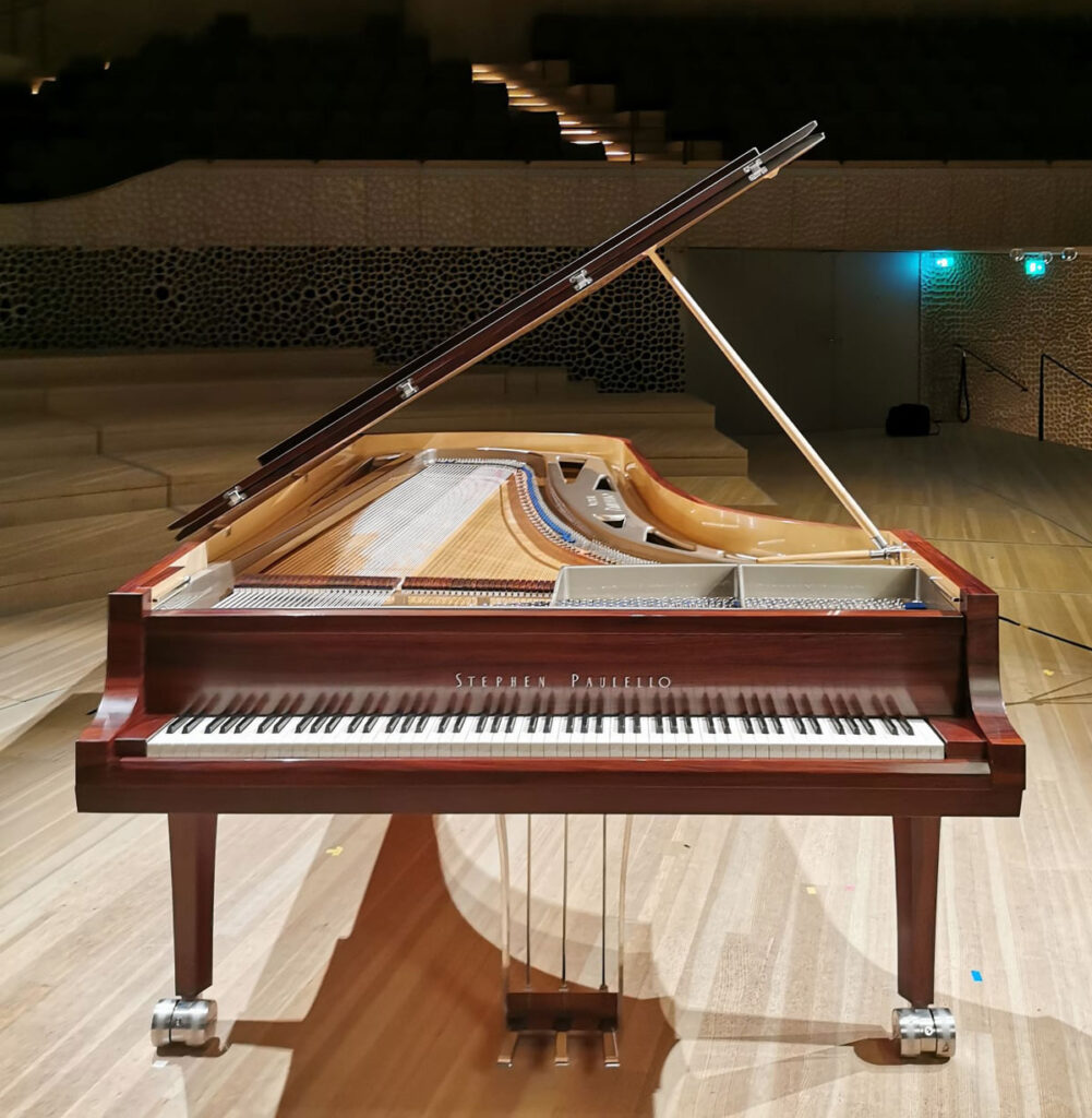 Stephen Paulello - 102 keys grand piano